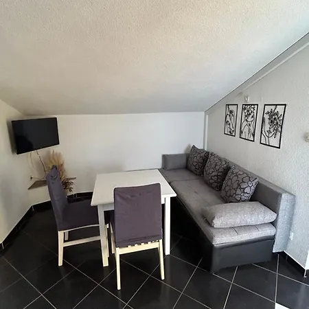 Marina Apartment *